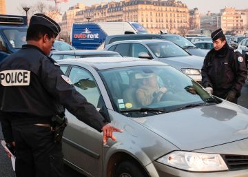París corta el paso a los vehículos más contaminantes en un ensayo pionero