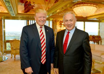 El primer ministro israel&iacute;, Benjam&iacute;n Netanyahu, con el entonces candidato republicano Donald Trump, el pasado septiembre en Nueva York.