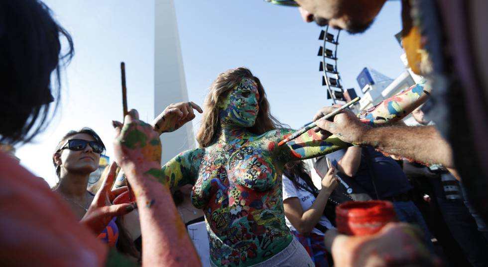 Latina Sunbathing Nude - Topless protests in Latin America: Latin America's great ...