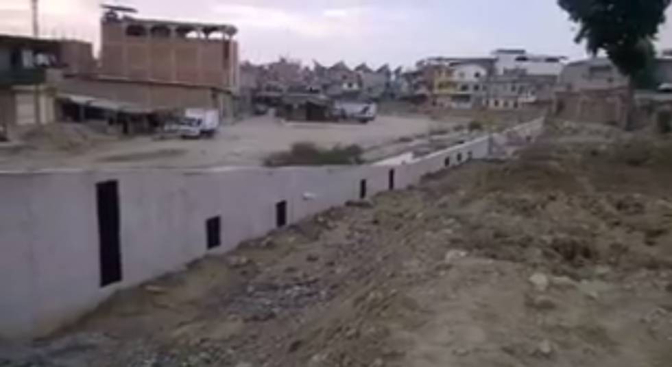 Peru Protesta Ante Ecuador Por La Construccion De Un Muro En La Frontera Internacional El Pais