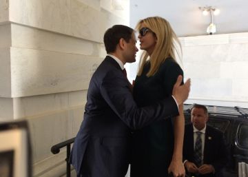El fallido abrazo entre Marco Rubio e Ivanka Trump