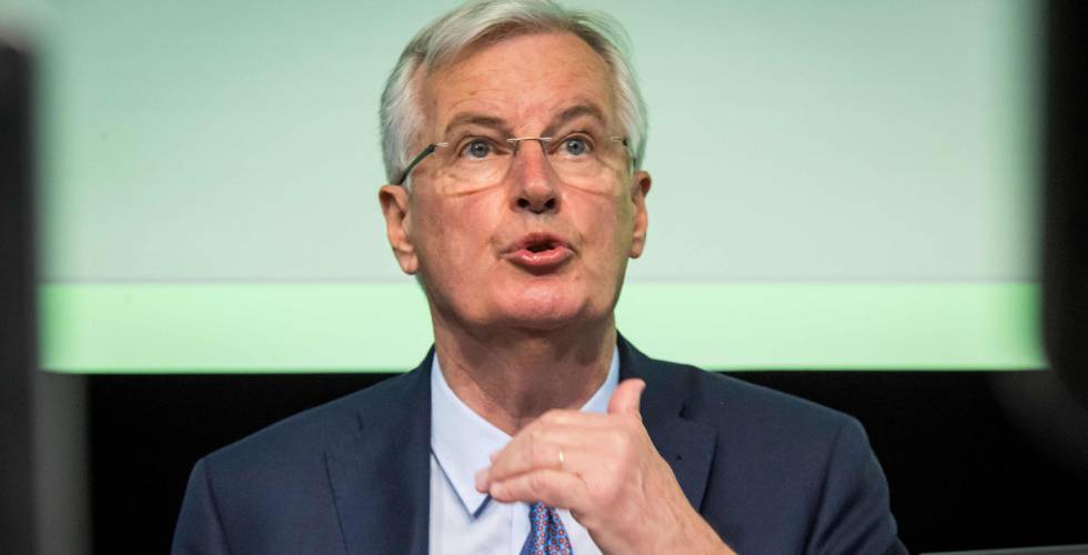 Michel Barnier se dirige al Comité Económico y Social Europeo.