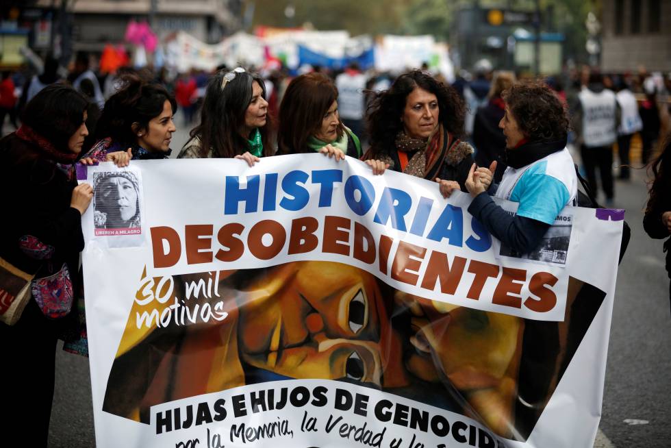 El grupo de hijos de represores en su primera aparición pública en Buenos Aires, el 3 de junio pasado.