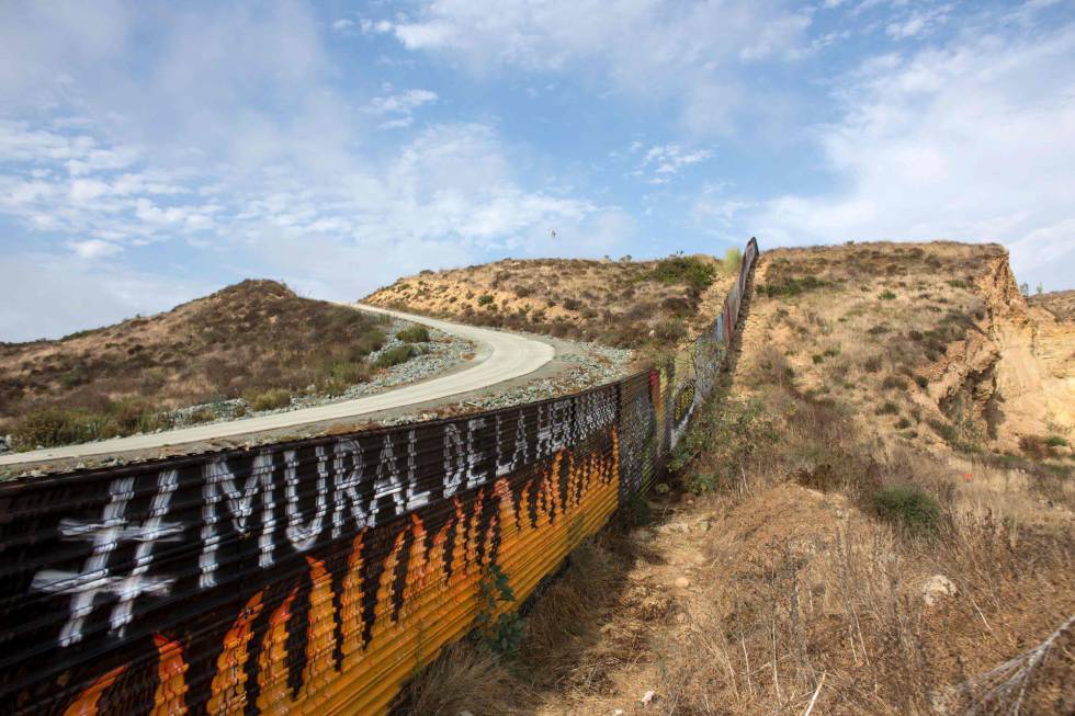 Trump diz que muro com México não se estenderá por toda ...