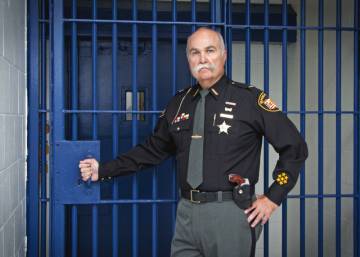 El sheriff Jones en su prisión.