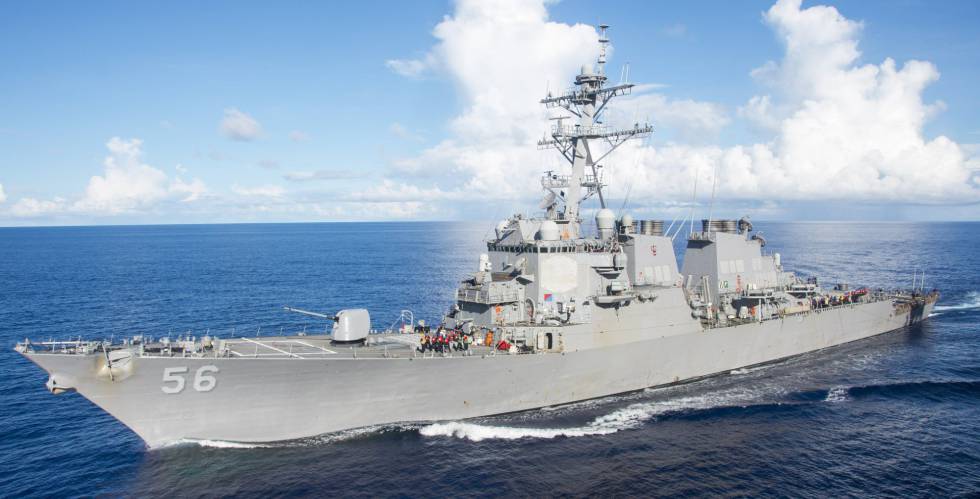 El destructor estadounidense USS John S. McCain.