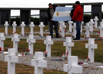 La Cruz Roja inicia la exhumación de soldados argentinos en las Islas Malvinas