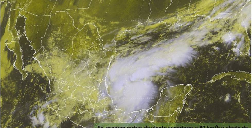 Katia se convierte en huracán antes de tocar tierra en México