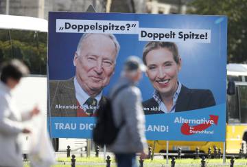 Cartel electoral de Alternativa por Alemania (Afd) en el que aparecen los dos candidatos Alice Weidel y Alexander Gauland.