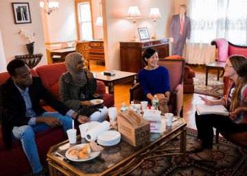 Cuatro refugiados alquilan la casa de infancia de Trump