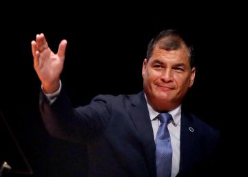 Correa defiende en Colombia su legado y advierte que no descarta volver