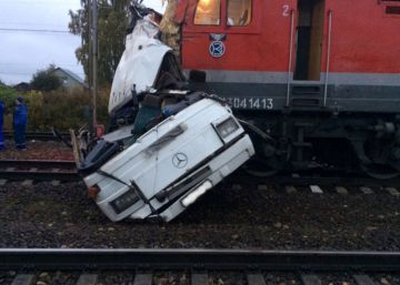 Al menos 19 muertos en un choque entre un tren y un autobús en Rusia