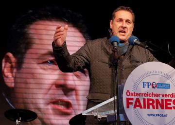 El l&iacute;der ultraderechista Heinz-Christian Strache, en el cierre de campa&ntilde;a este viernes en Viena.  