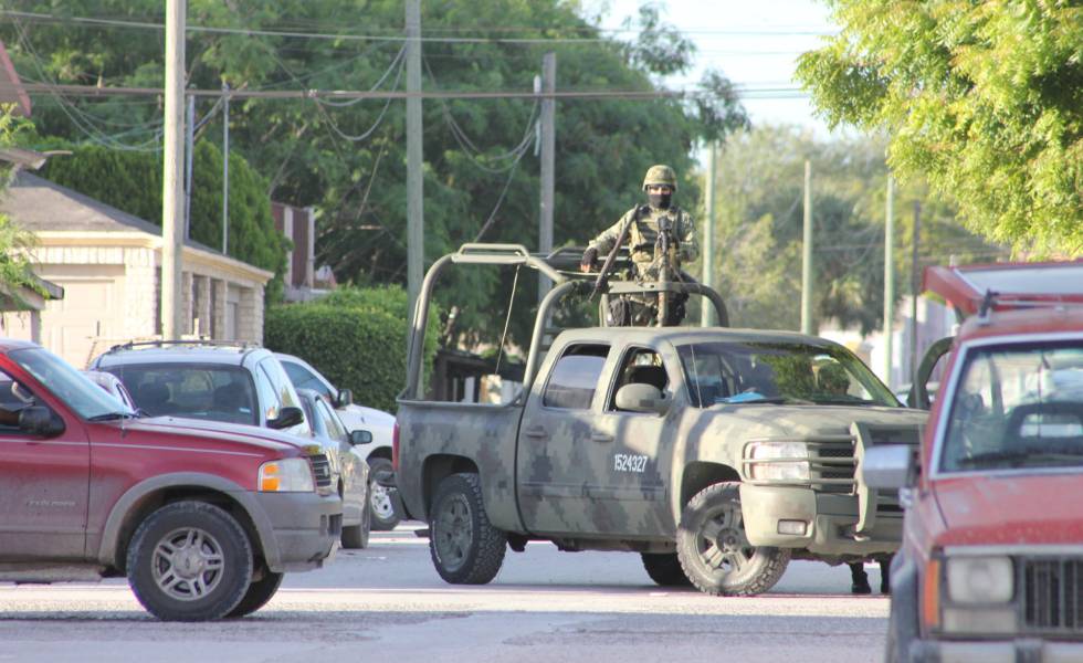 El Ejército resguarda la calle tras un enfrentamiento en Tamaulipas.