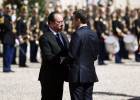 Hollande carga contra Macron por sus rebajas fiscales a los ricos