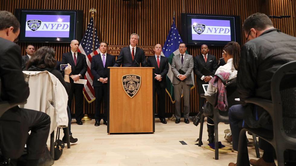 El alcalde Bill de Blasio junto al gobernador Andrew Cuomo