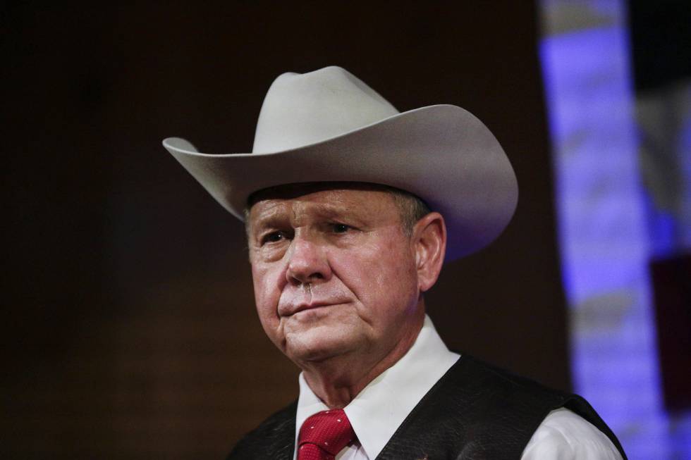 El candidato republicano al Senado por Alabama, Roy Moore, en un mitin.