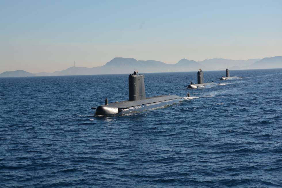 Los tres submarinos de la Armada española (Galerna, Tramontana y Mistral) en un ejericio en Cartagena en abril pasado. 