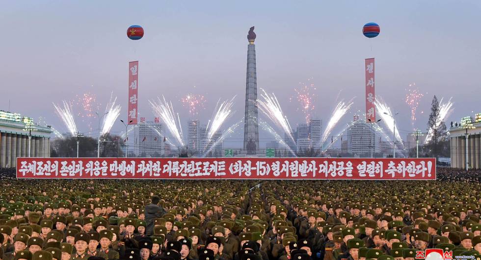 Celebraciones este sábado en Pyongyang por el lanzamiento con éxito del Hwasong-15 el pasado miércoles.