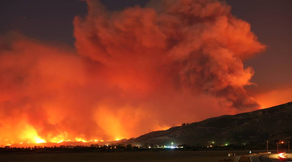 Mercedes Thousand Oaks >> Mais de 27.000 pessoas são evacuadas após um incêndio no ... Mercedes Thousand Oaks >> Mais de 27.000 pessoas são evacuadas após um incêndio no ...