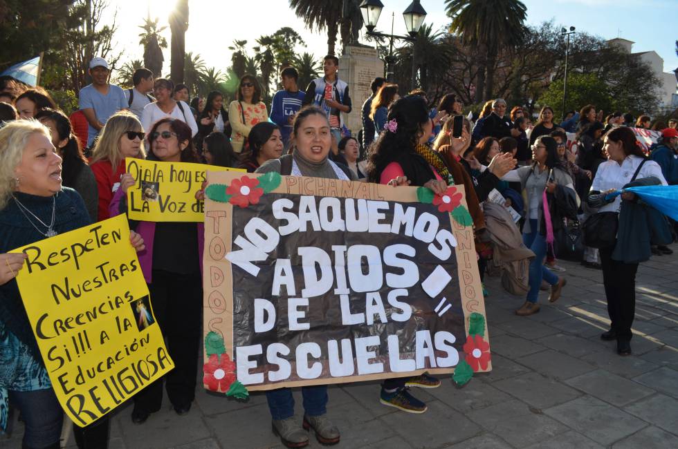 Protesta en contra de prohibir la educación religiosa en Salta, el pasado agosto.