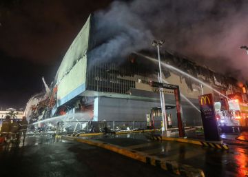 Al menos 37 muertos en un incendio en un centro comercial de Filipinas