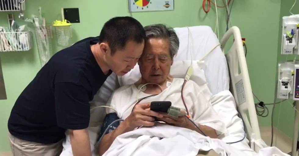 Fujimori tras conocer el indulto en el hospital.