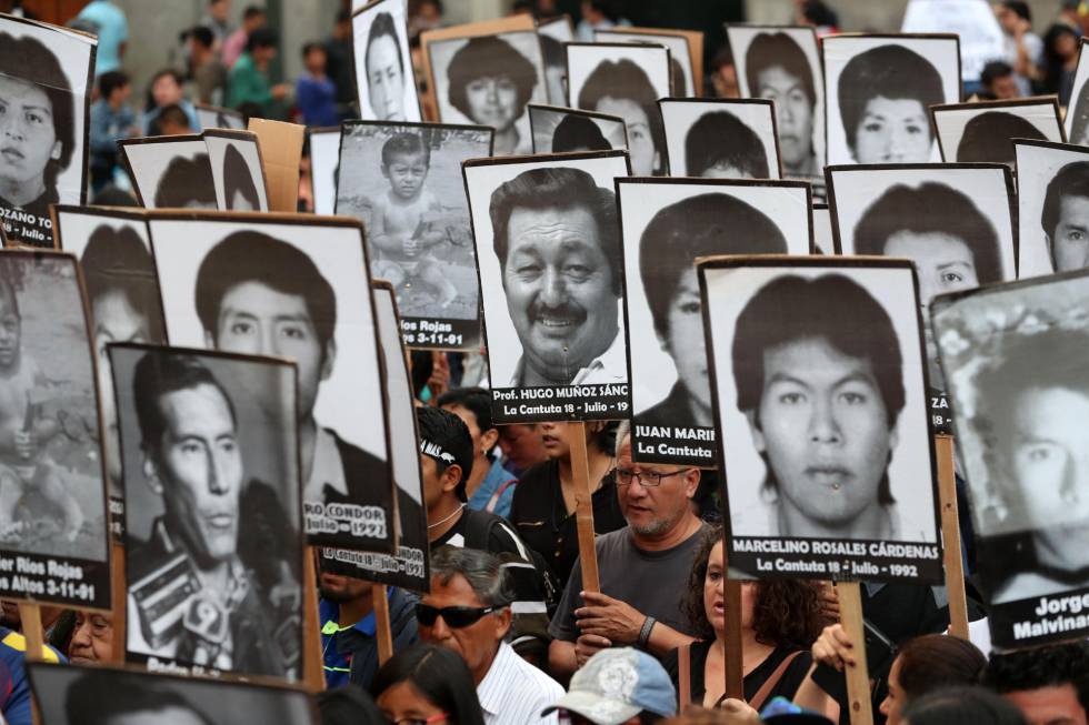 Protesta en Lima contra el indulto a Fujimori.