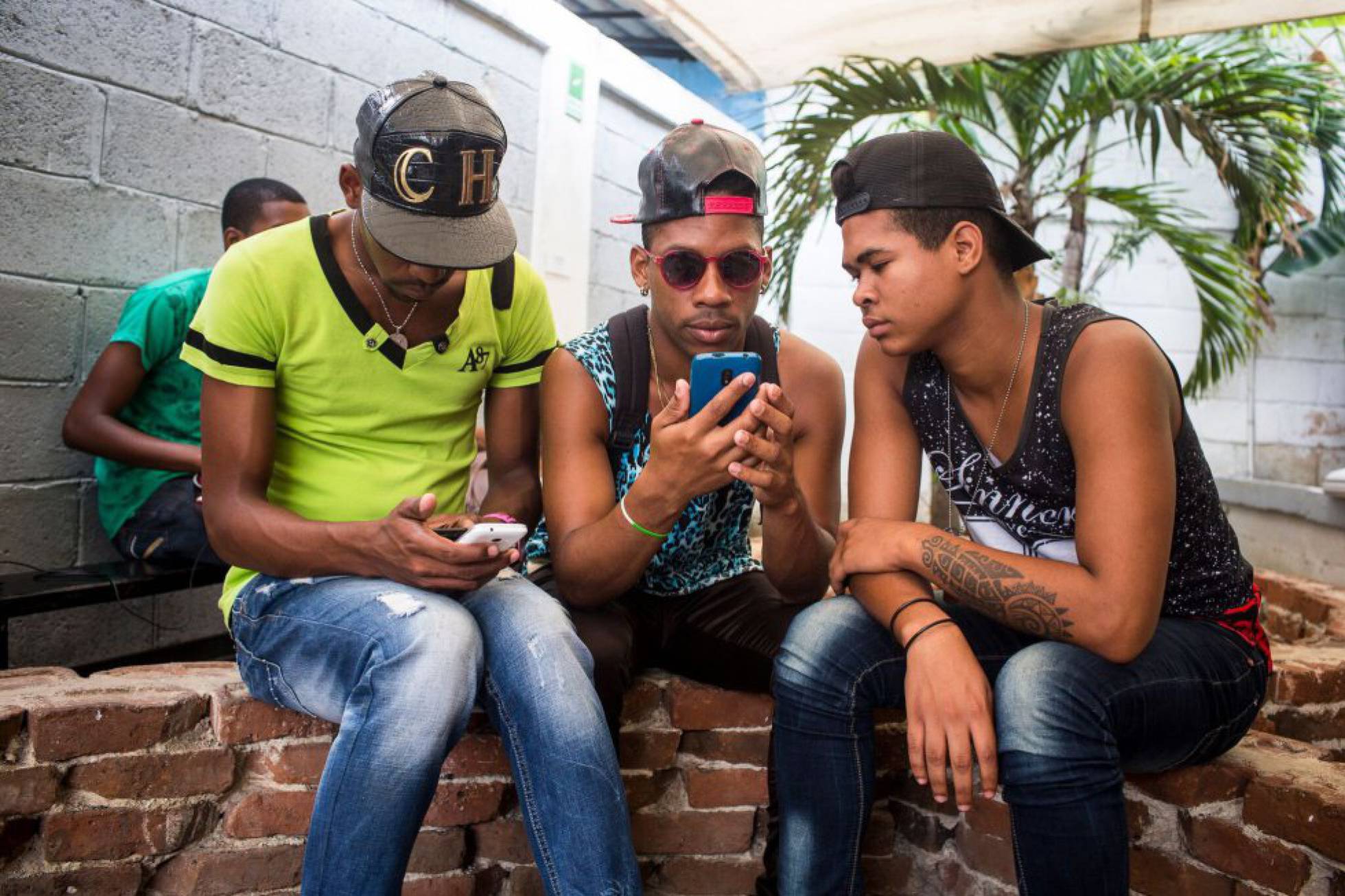 Móviles ayudan a cubanos acceder a Intranet local