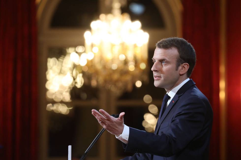 El presidente francés, Emmanuel Macron, en su discurso de Año Nuevo a los medios este miércoles en París. 