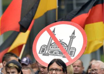 La violencia xenófoba crece un 42% en Alemania