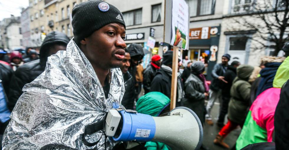 Extranjeros en situación irregular protestan en Bruselas contra las políticas de migración, el pasado 4 de enero.