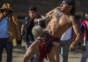 El juego de pelota revive en México