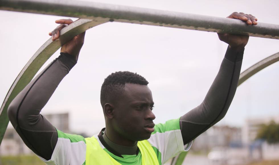 El senegalés Modou Dione durante el partido de Alma de África, donde juega como extremo con el número 7, el pasado 14 de enero.