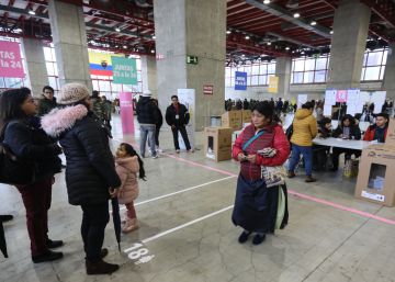 Los ecuatorianos en España acuden a las urnas preocupados por la corrupción