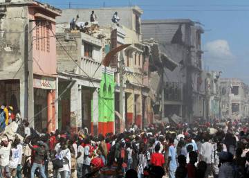 Oxfam admite que varios cooperantes suyos contrataron prostitutas tras el terremoto de Haití