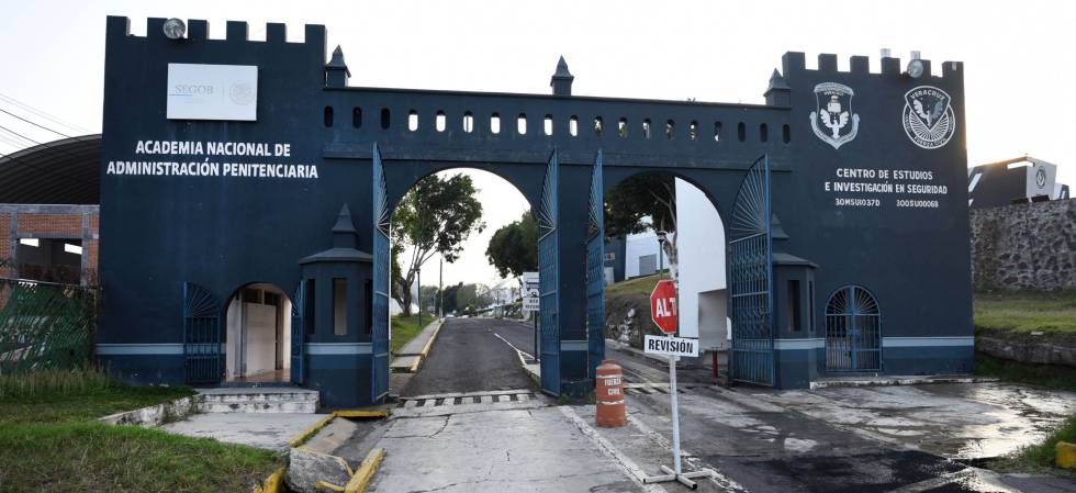 Entrada principal de la Academia de Policía de El Lencero