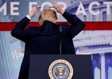 Trump explica su peinado: “Trabajo duro para esconder esa calva”