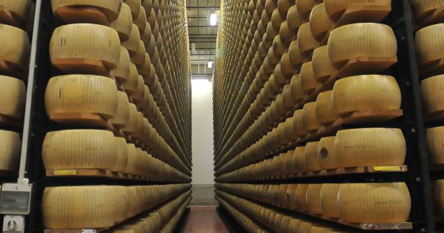 Quesos del banco Credito Emiliano.