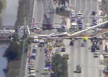 Varios muertos en Miami al derrumbarse un puente peatonal sobre una autopista