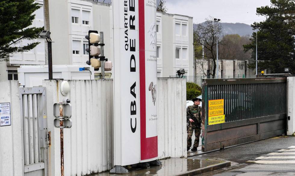 Un detenido por el atropello frustrado de un grupo de militares franceses cerca de Grenoble 1522311947_146216_1522318131_noticia_normal