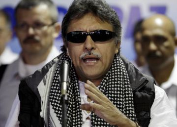 La Fiscalía de Colombia detiene a Jesús Santrich, excomandante de las FARC, por orden de Interpol
