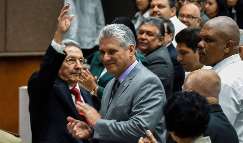 Raúl Castro e Miguel Díaz-Canel, nesta quarta-feira na Assembleia Nacional de Cuba.