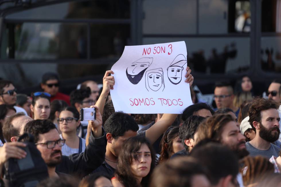 Cientos de jóvenes salen a las calles de la capital de Jalisco a exigir Justicia por los tres estudiantes de cine asesinados  1524625526_838515_1524626955_sumario_normal