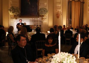 Empresarios millonarios y ningún demócrata en la primera cena de Estado de Trump