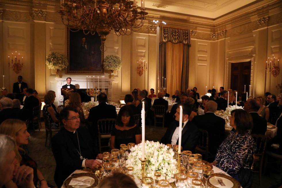 Macron habla durante la cena de Estado el martes en la Casa Blanca