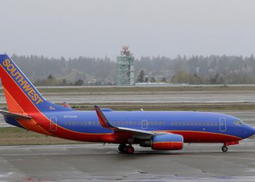 Un avión de Southwest aterriza de emergencia tras resquebrajarse una ventanilla en vuelo