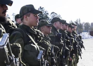 Los nórdicos sacan músculo militar frente a viejos fantasmas rusos