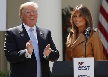 Melania Trump pide a los niños que se expresen con respeto en las redes sociales