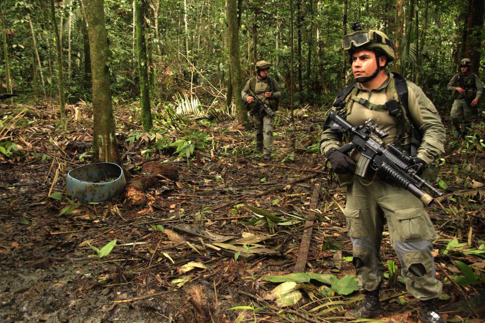 OperaciÃ³n de la policÃ­a colombiana para destruir laboratorios de cocaÃ­na en Guaviare. 